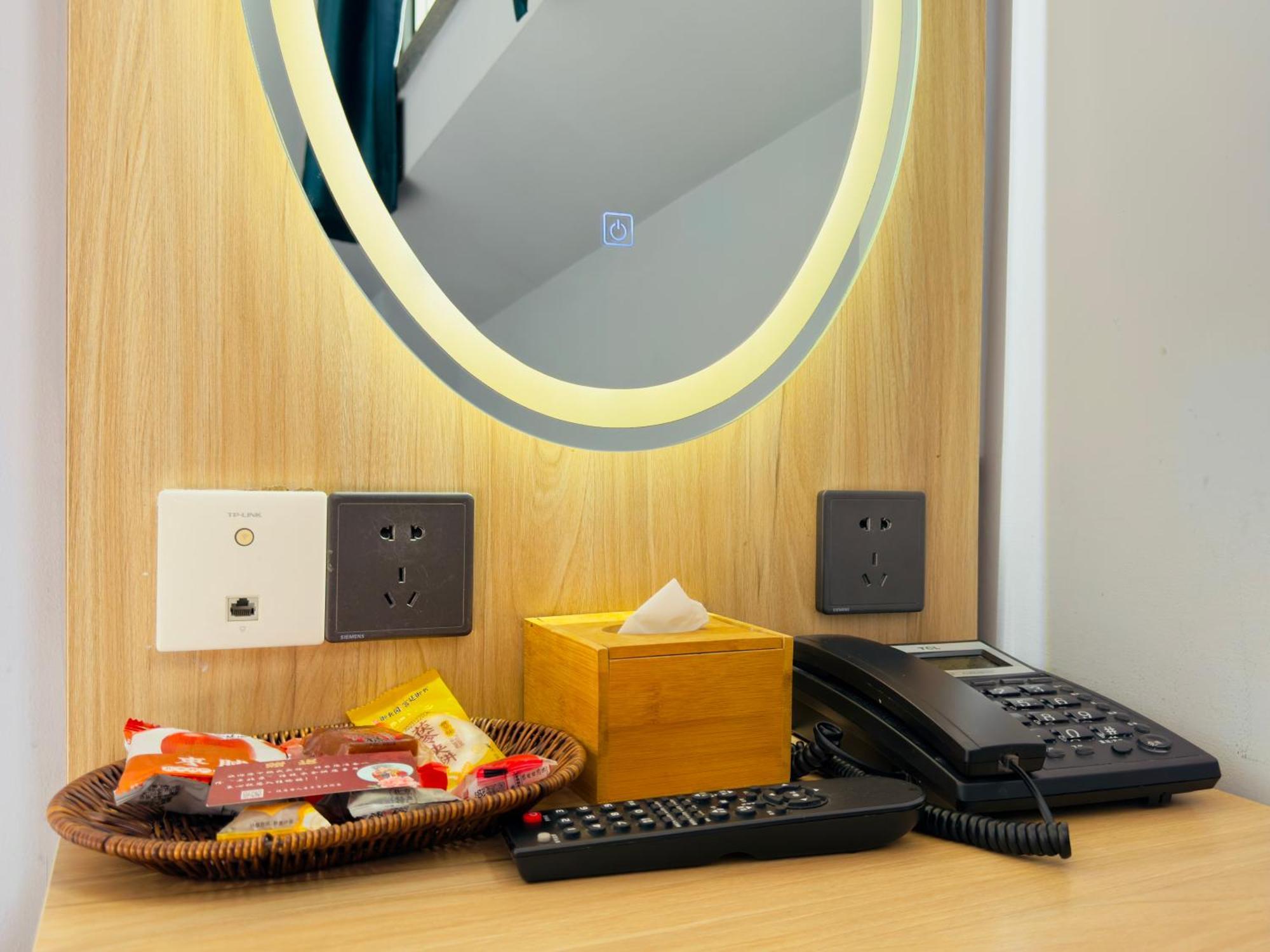 Beijing Dongdan Hotel Near Wangfujing Street,Tian'Anmen Square,The Forbidden City,Free Self-Service Laundry Room מראה חיצוני תמונה