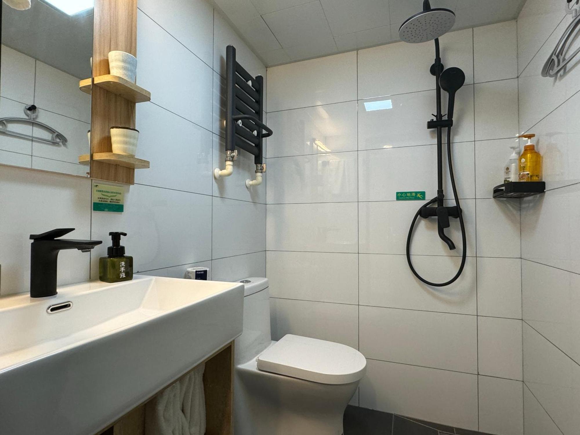 Beijing Dongdan Hotel Near Wangfujing Street,Tian'Anmen Square,The Forbidden City,Free Self-Service Laundry Room מראה חיצוני תמונה
