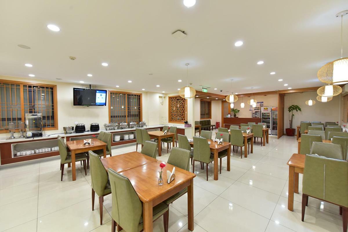 Beijing Dongdan Hotel Near Wangfujing Street,Tian'Anmen Square,The Forbidden City,Free Self-Service Laundry Room מראה חיצוני תמונה